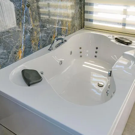 Soeguet 4 - 4 Bedroom With Jacuzzi In * فتحية